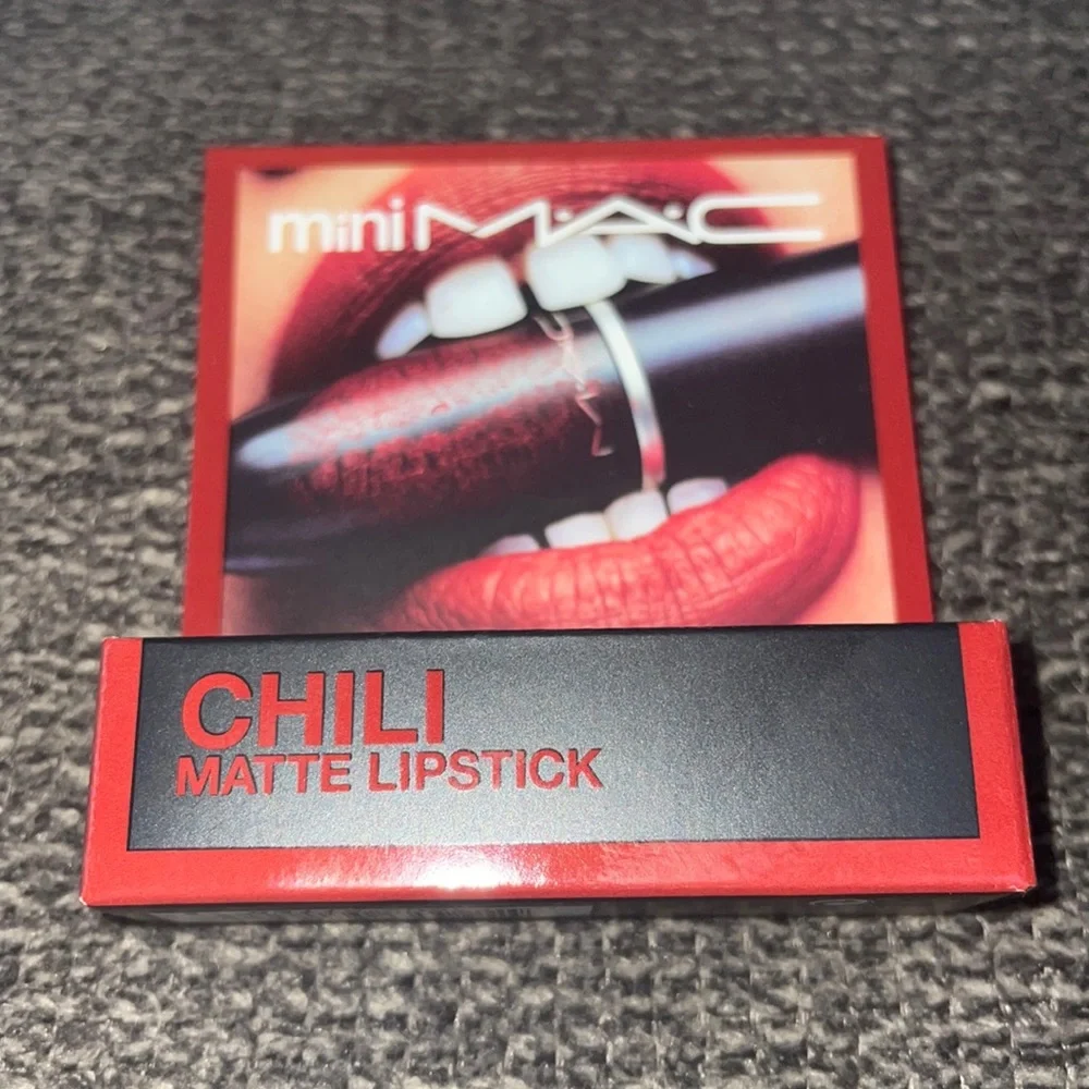 🆕 MAC Cosmetics Mini Matte Lipstick in Chili